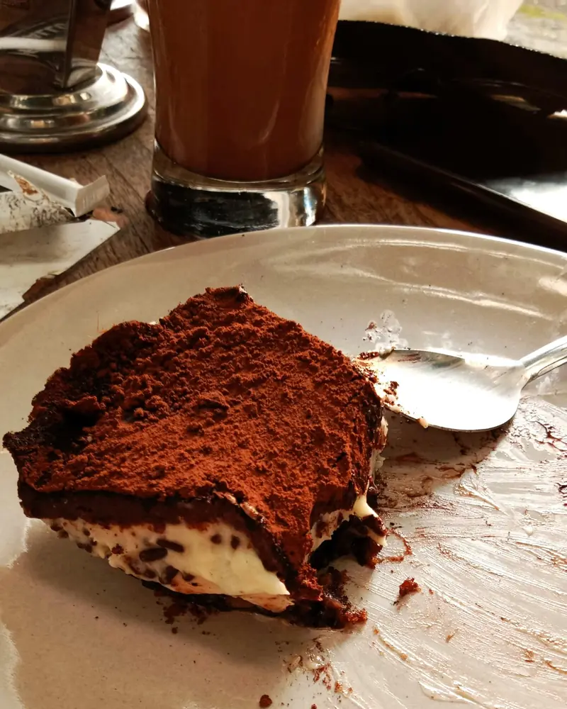 Tiramisù, mit Kakao bestäubt
